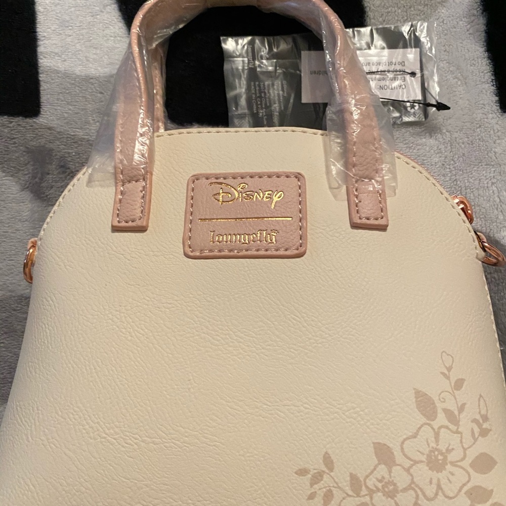 DISNEY LOUNGEFLY - Picture 4 of 8